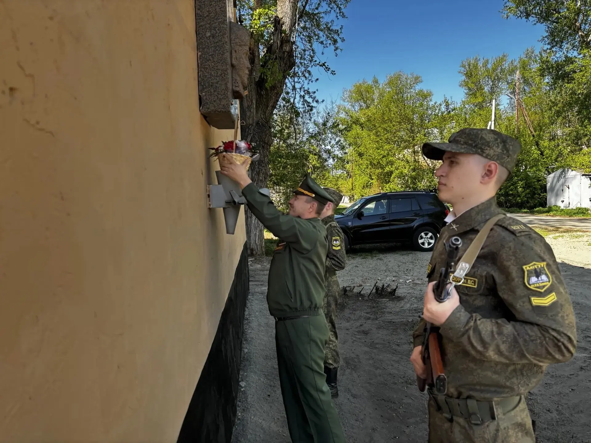 🎖️ С особым трепетом храним память о Герое   Студенты и преподаватели военного учебного центра прове