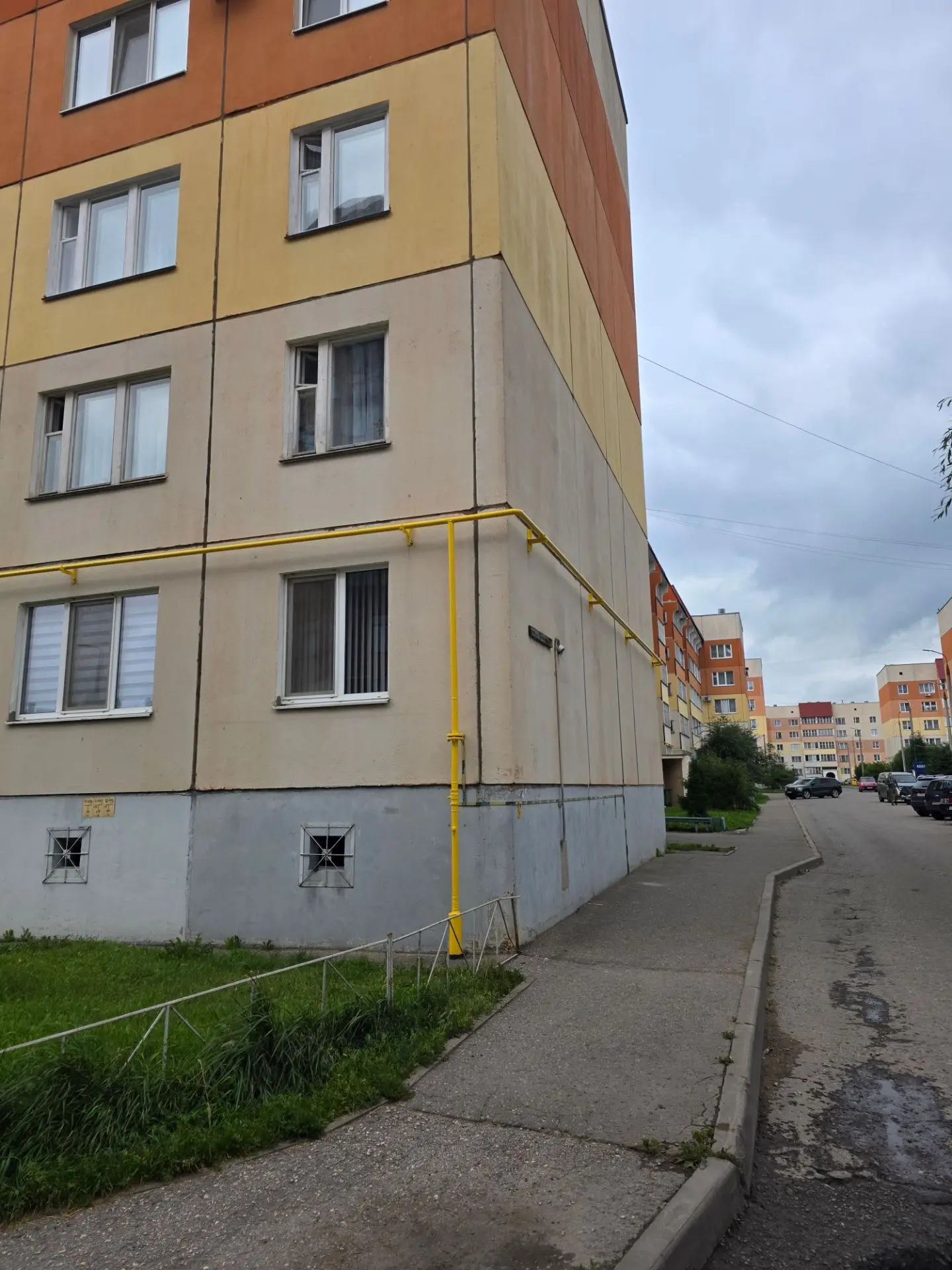Завершены работы по окраске фасадного газопровода по  ул. Народная, д. 4.