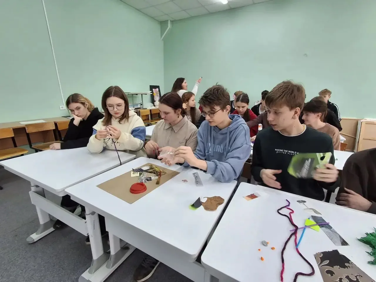 Сегодня учащиеся 8–9 классов МОУ СОШ №12 посетили день открытых дверей в колледже имени Никулина (от