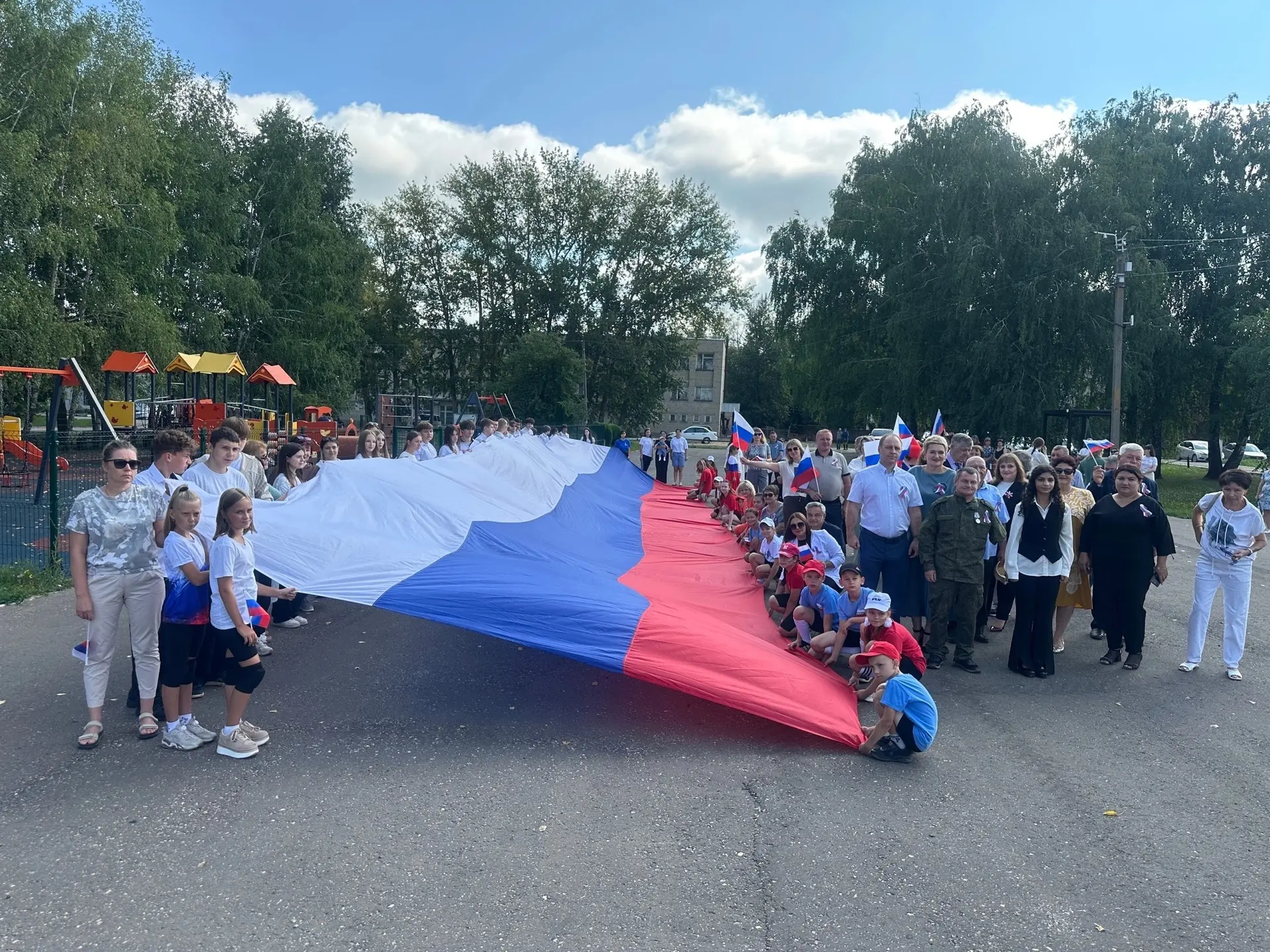 🇷🇺 В День Государственного флага Российской Федерации в Екатериновском районе прозвуч...