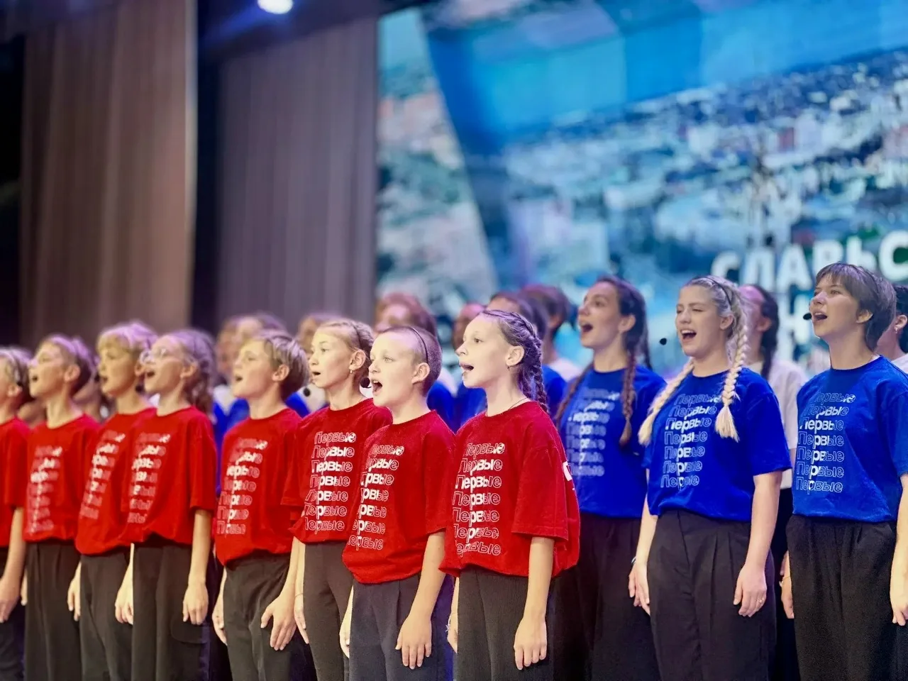 🎓 Знакомьтесь с нашими звёздочками со 2 курса специальности «Банковское дело»: