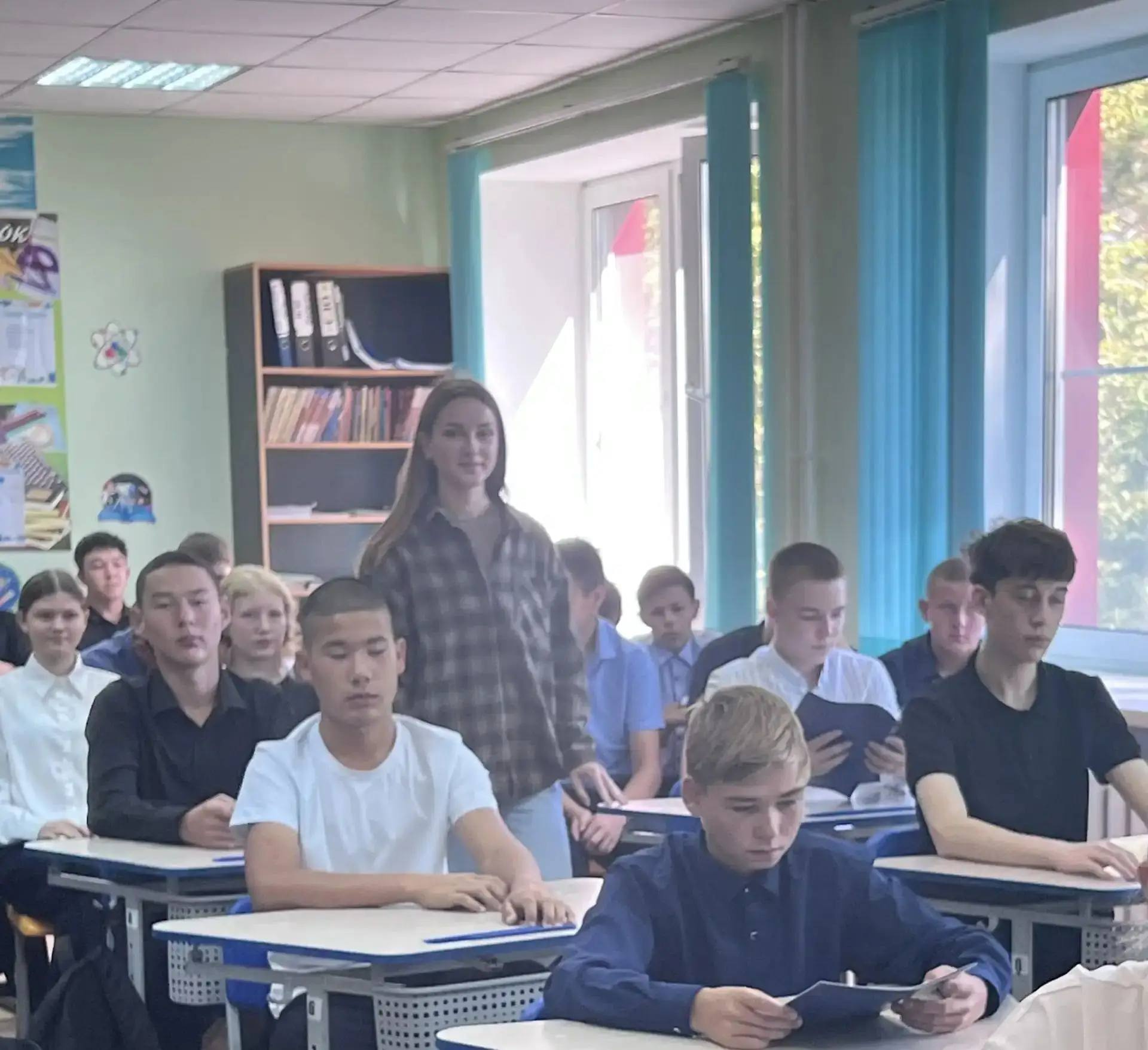 В Усовской школе прошла важная встреча: к ученикам пришла член избирательной комиссии И...