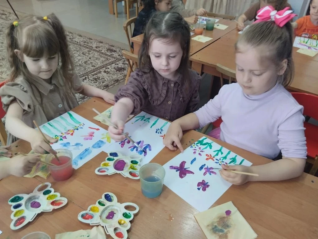 Рисование в старшей группе "Бабочка".