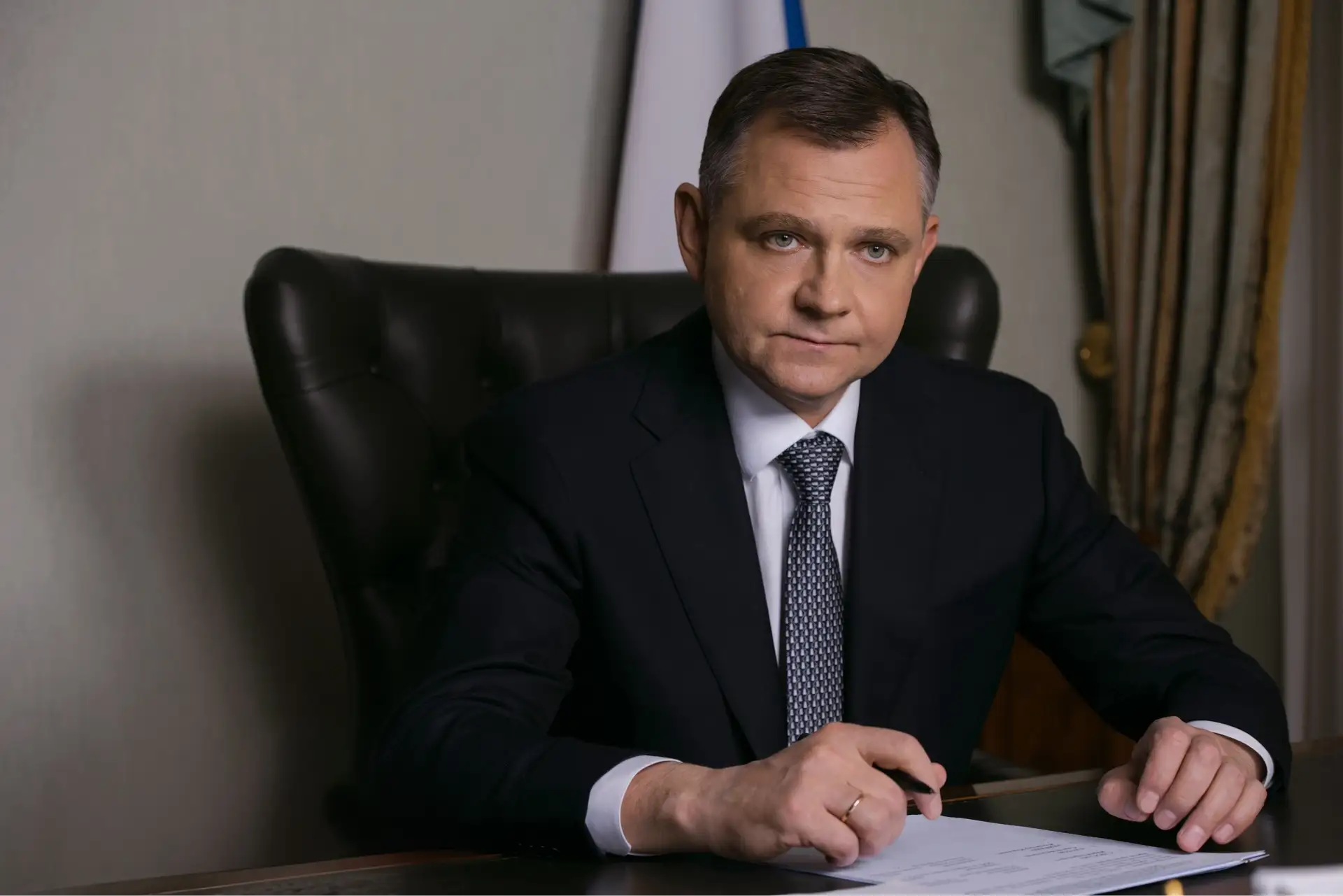 Поздравление губернатора Юрия Слюсаря с Международным Днем учителя