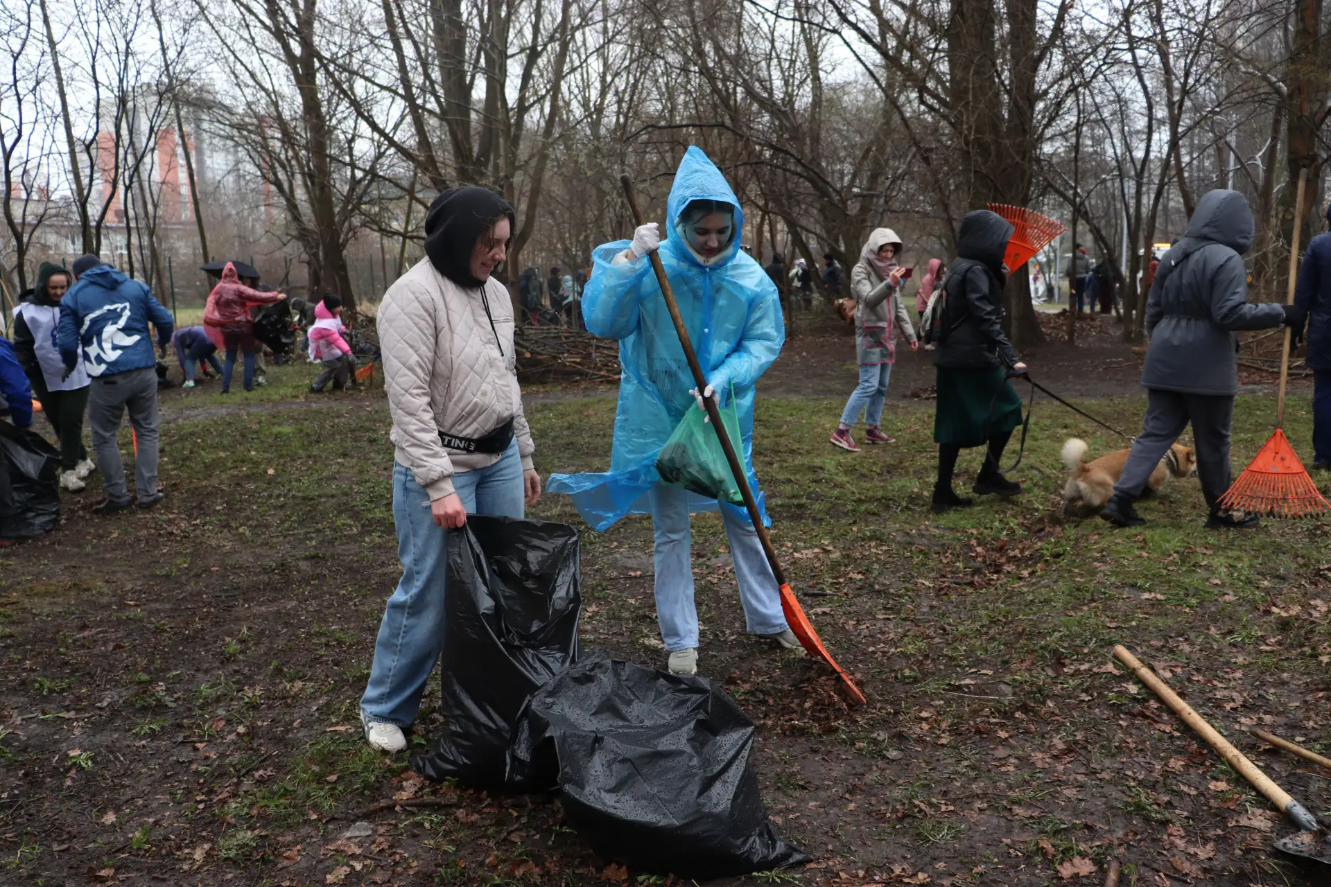 Плохая погода хорошим делам не помеха 💪  В субботу специалисты министерства образования приняли учас