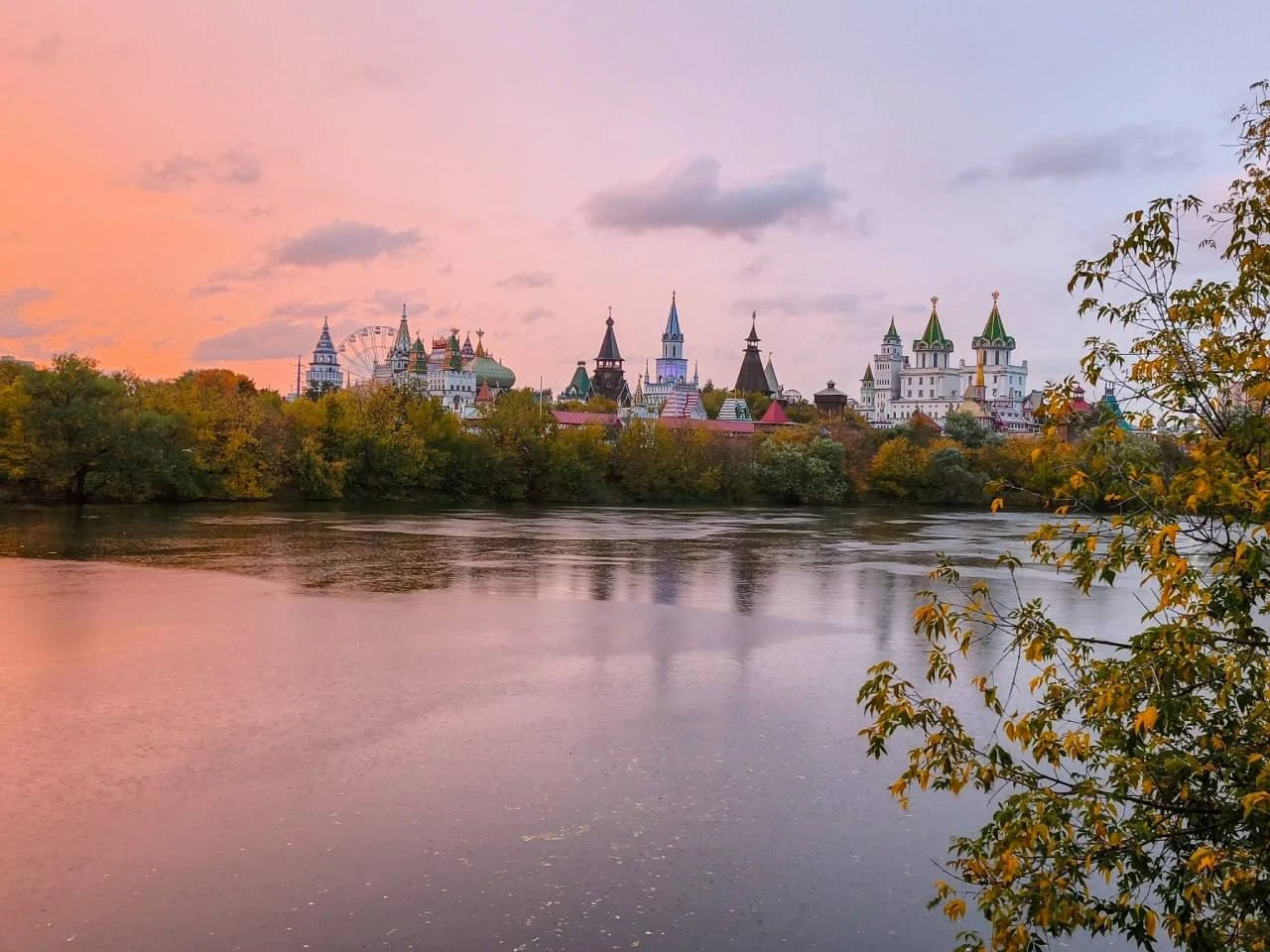 Осенний закат в Измайлово 🌅