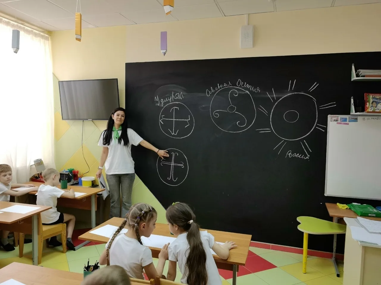 В детском 😀😀😀саду прошла квест-игра, посвященная Дню защиты детей😀😀😀. Игра проходила в виде пу