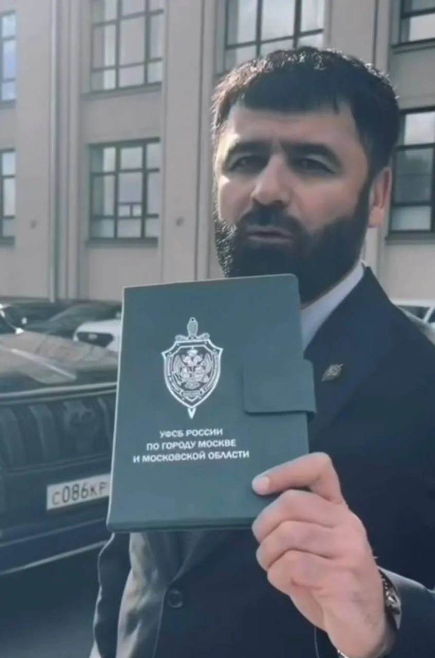 Братишка, давай снимем видео, что точик тоже щуть-щуть работает в ФСБ.