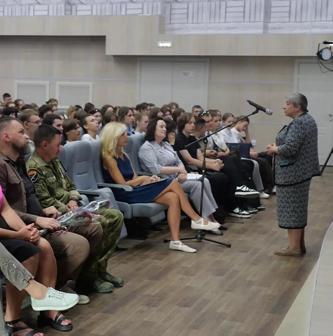 🇷🇺 В Ставропольском краевом колледже искусств состоялась встреча, посвященная Дню сол...