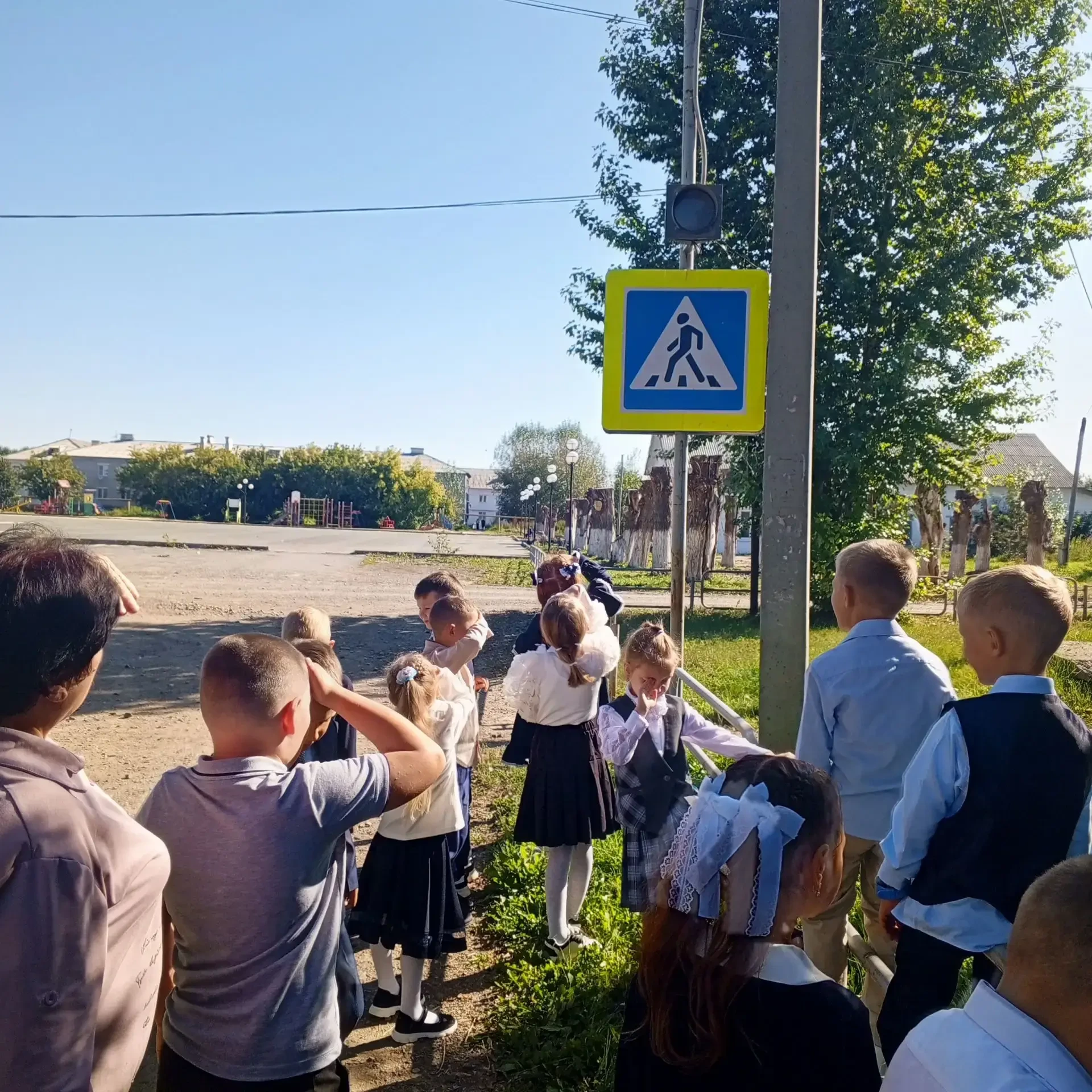 2 сентября с первоклассниками проведена «Минутка безопасности» по соблюдению правил дор...
