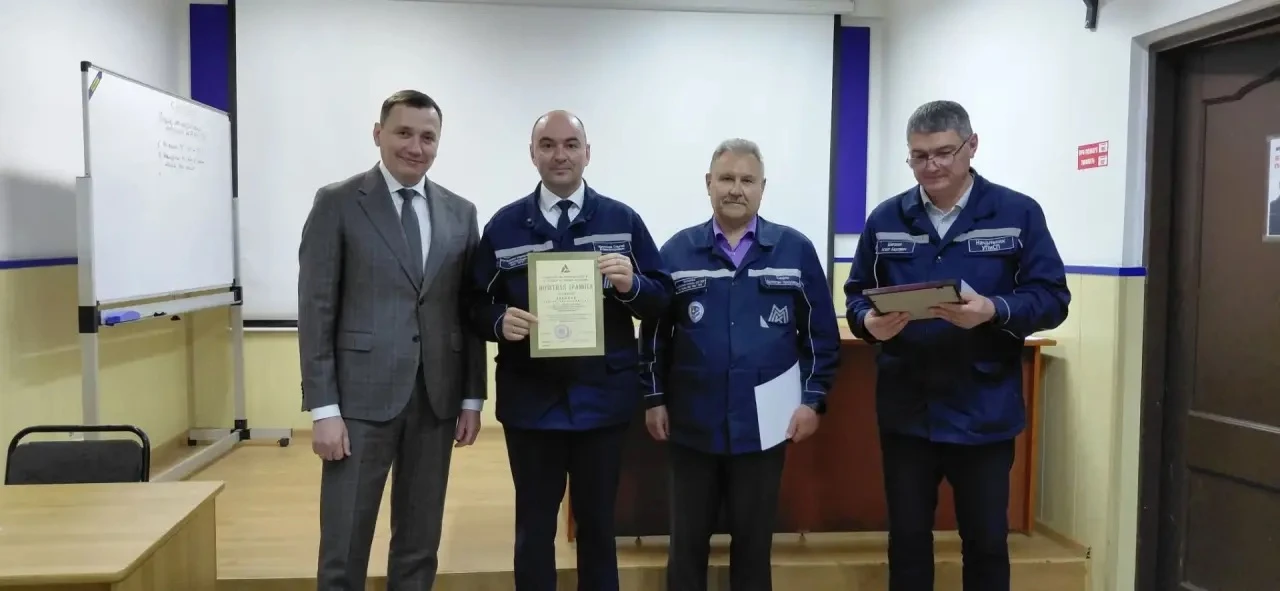 Продолжаются награждения коллег на сменно-встречных собраниях посвященных дню Металлург...