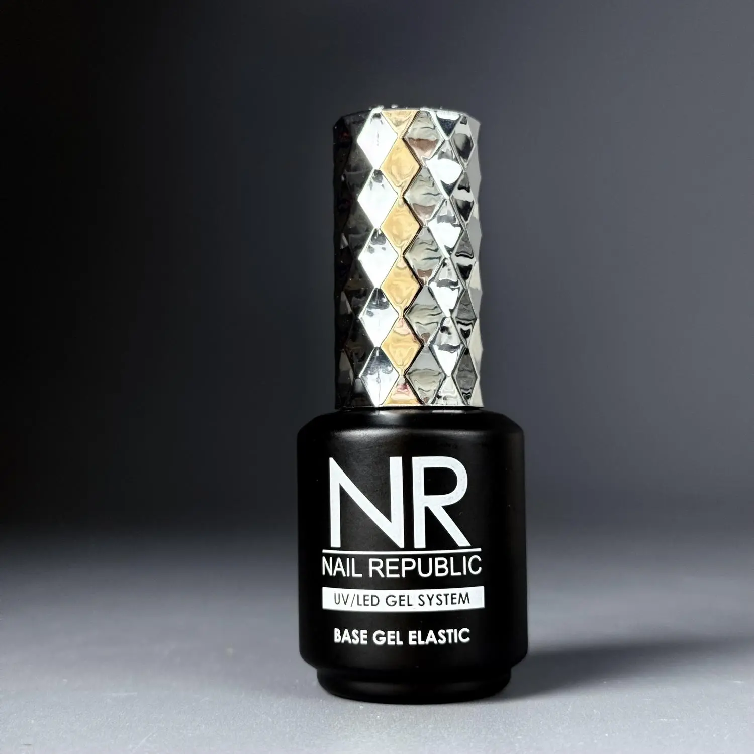🌸 Базовые покрытия Nail Republic:
☑️ BASE GEL ELASTIC 
Базовое покрытие средне-вязкой консистенции.