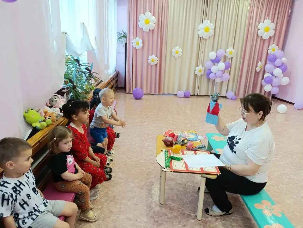 В разновозрастной группе "Лесная Полянка" 
прошла беседа 
"Какую пользу приносят солнце, воздух и во