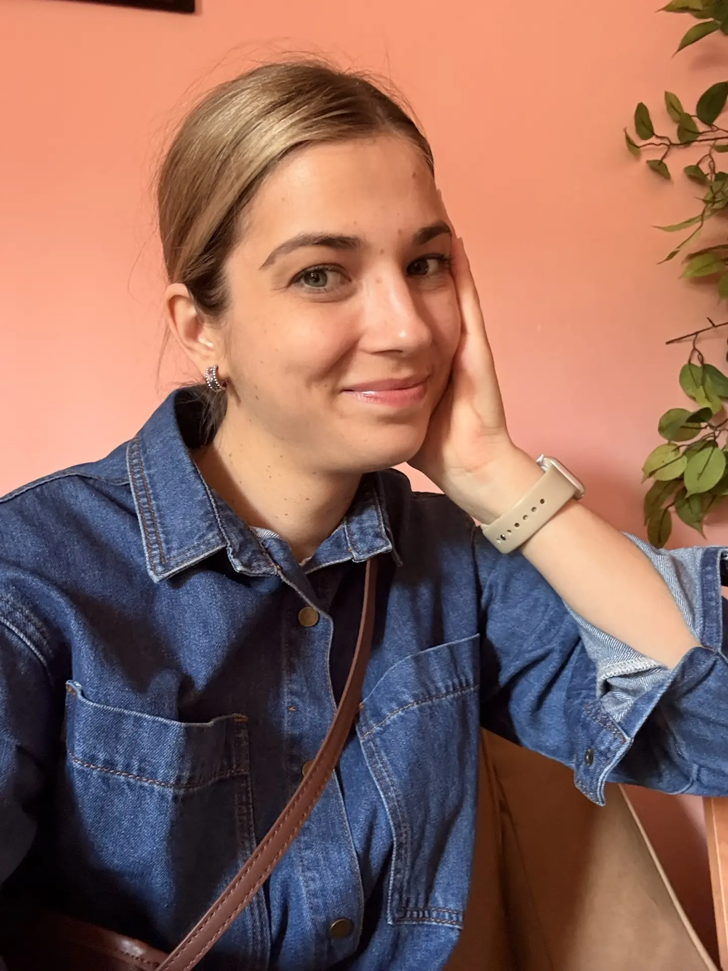 А мы приехали к нотариусу, чтоб оформить то, что я согласна чтоб Ваня продал гараж 🙈 )хотя в принцип
