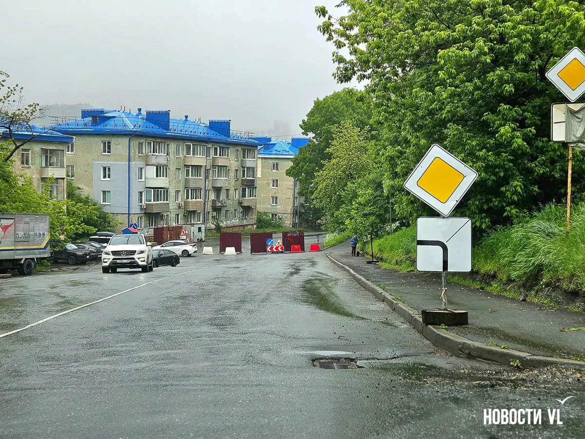 Дорогу рядом с наркодиспансером на 40 лет ВЛКСМ перекрыли почти до конца июля