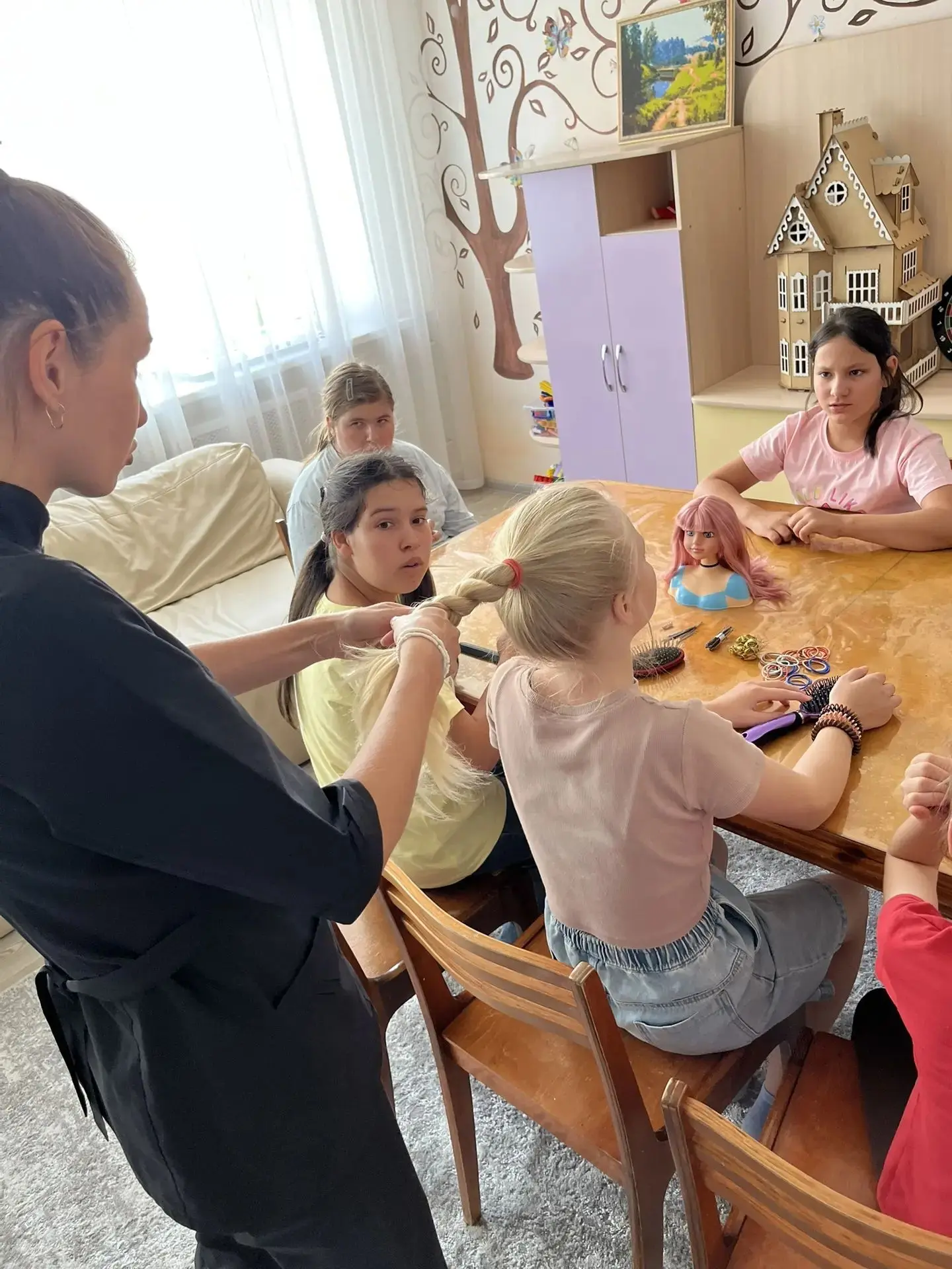 Сегодня в РЦДПОВ «Радость»было по-особенному оживленно и красиво. Мы провели тематическ...