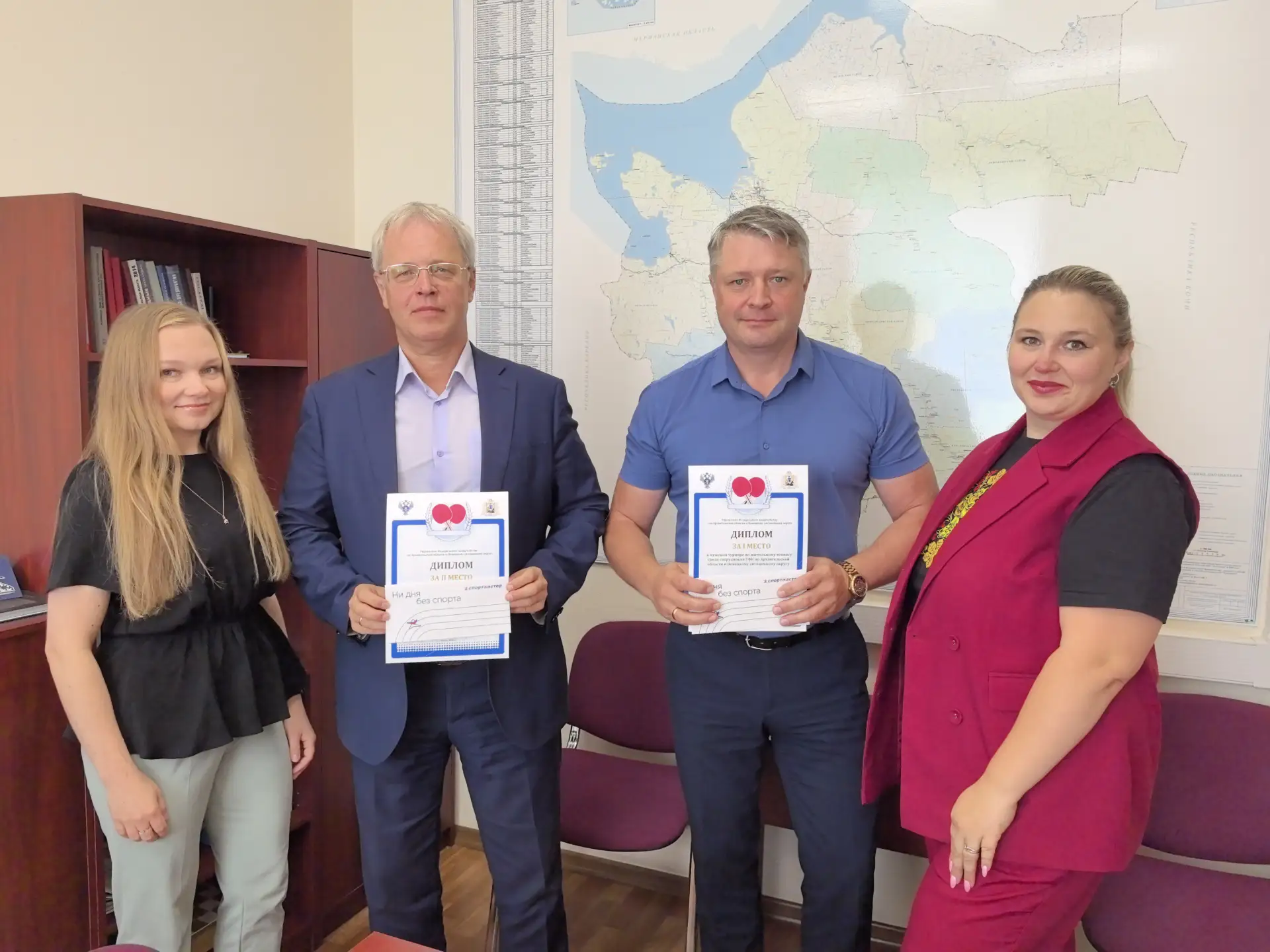 Никогда не поздно вручить заслуженные награды!

Так сложилось, что приятные наградные моменты по ито