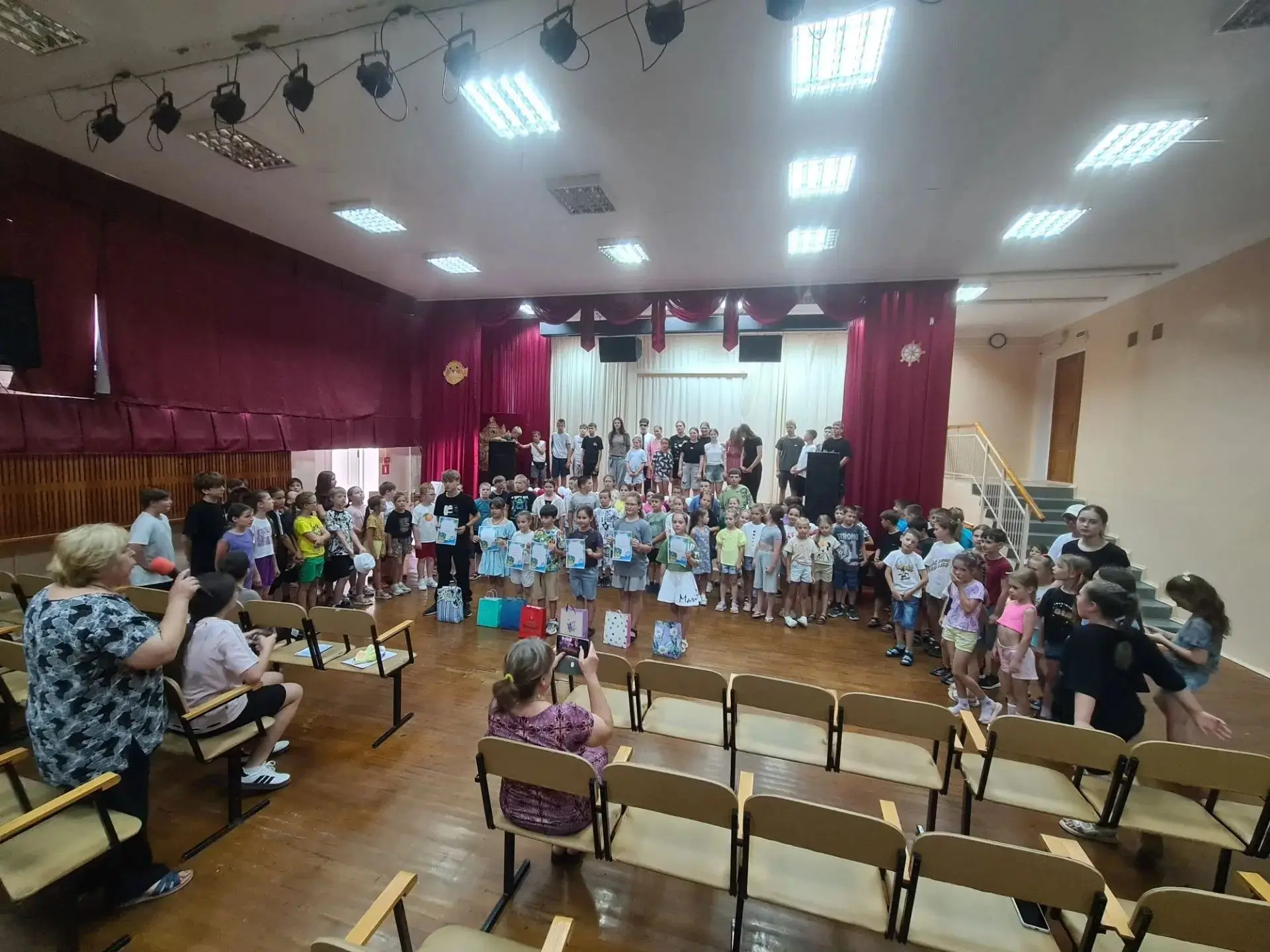 Квест  «В поисках клада».
Сегодня в лагере «Светлячок» развернулась настоящая сладкая охота. Мы пров