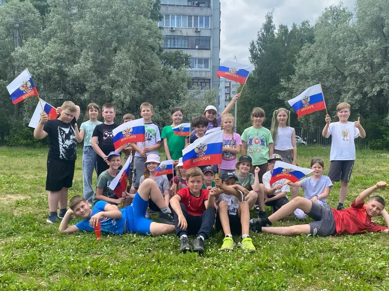 День России🇷🇺

В нашем детском лагере с большим энтузиазмом прошли спортивные соревнования, посвящ