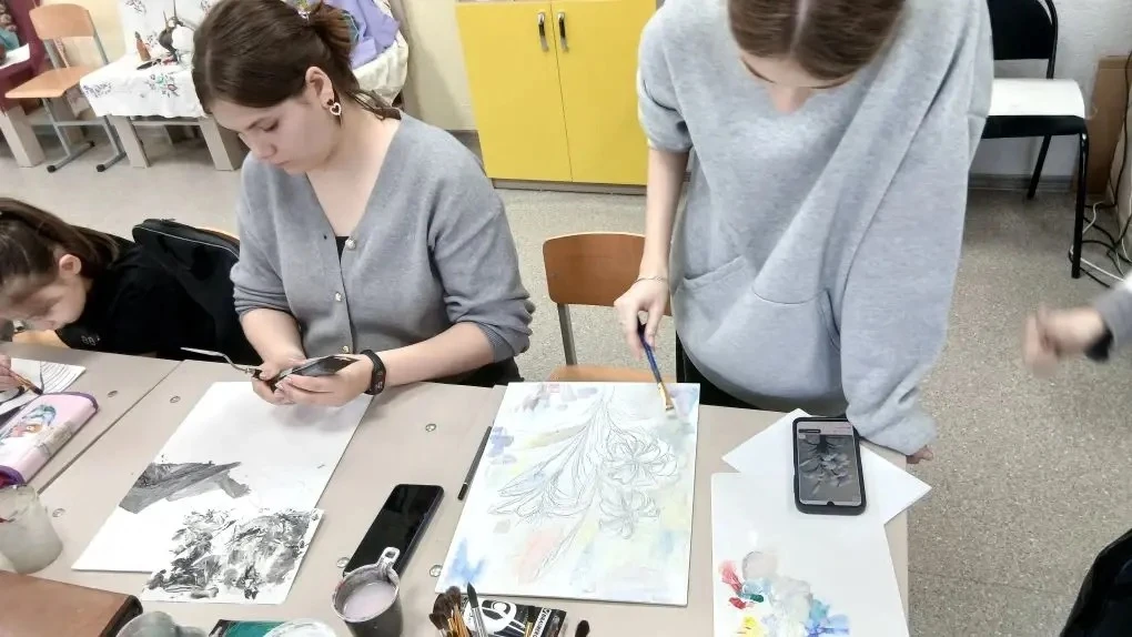 Сегодня в художественном отделении Детской школы искусств прошел Мастер-класс "Картина ...