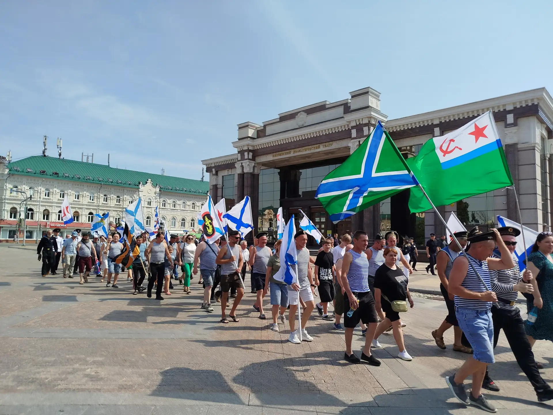 26 июля в Пензе прошли торжественные мероприятия, посвящённые Дню Военно-морского флота.

ПОДПИСАТЬС