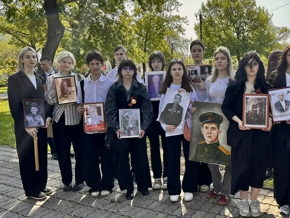 🎖 Как Академия Сервиса встретила День Победы  Сегодня Оренбург отдал честь героям. По главной улице 