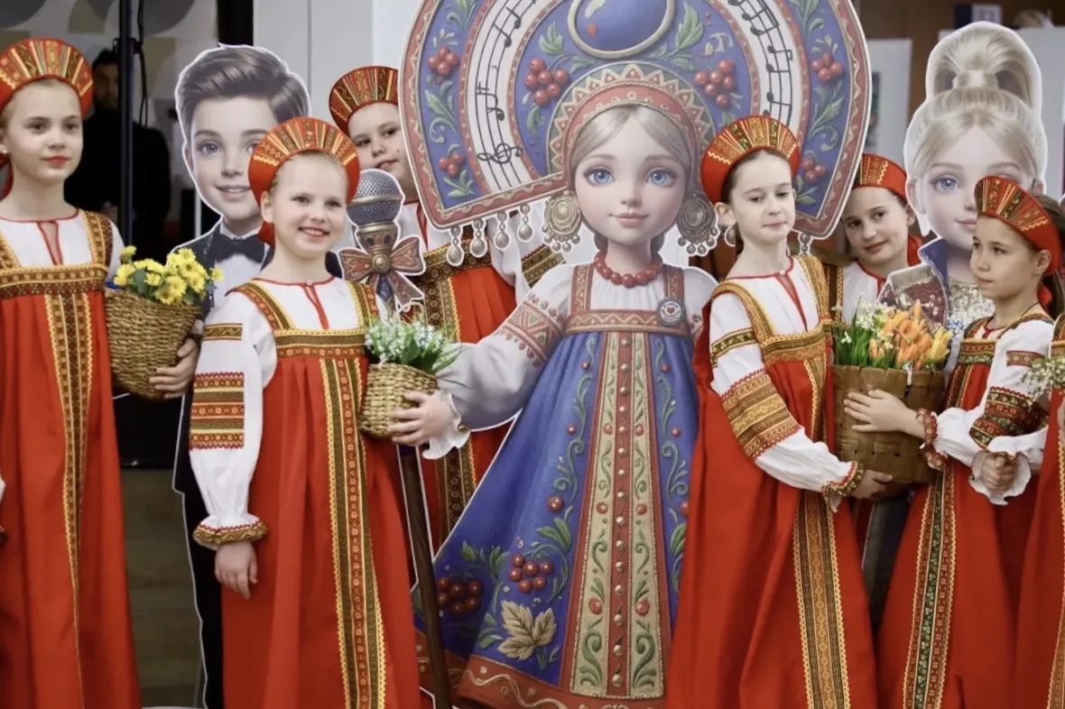 ✨ Первый день фестиваля завершён!   Яркие выступления, море эмоций и долгожданные итоги. Торжественн