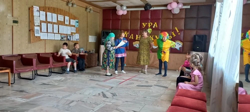 Сегодня в нашей школе состоялось открытие пришкольного лагеря  — долгожданное и яркое событие, котор