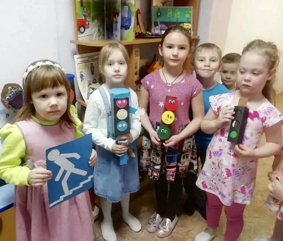 В дошкольном корпусе 618А прошла тематическая неделя «Дорожная азбука», благодаря которой дети смогл