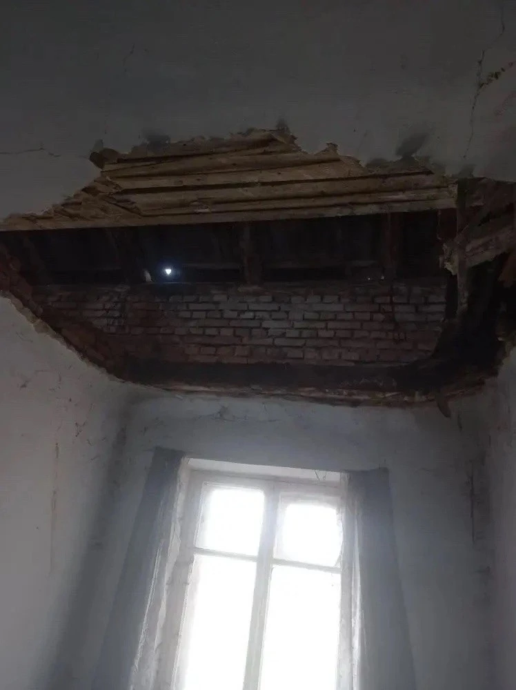 😱⚡️В Копейске обрушился потолок в подъезде жилого дома.

Серьёзный инцидент произошёл в одном из жи
