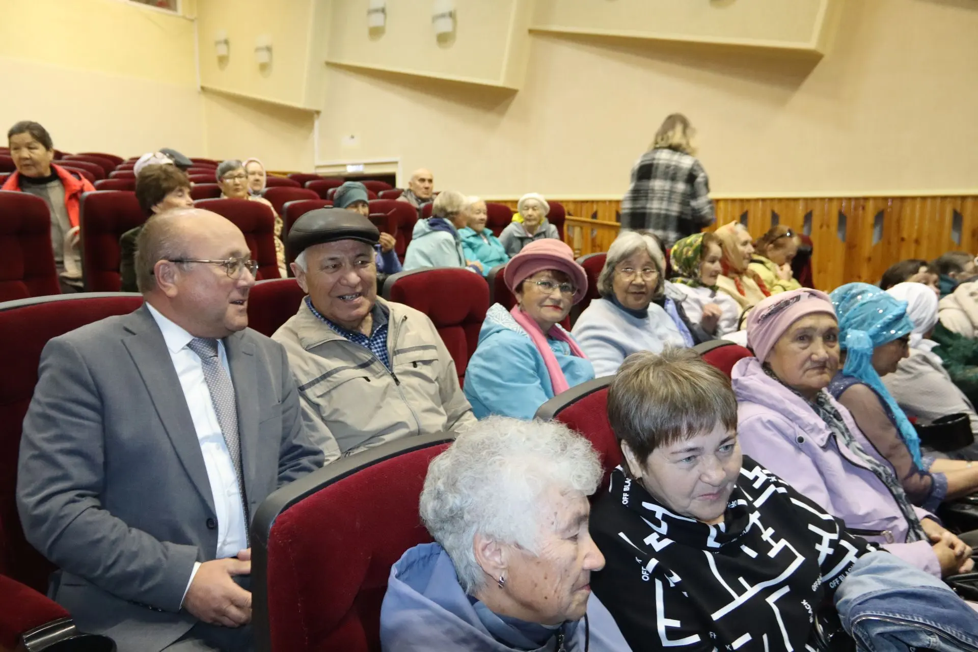 🎉 Сегодня в районном Доме культуры с. Большеустьикинское прошёл праздничный концерт, п...