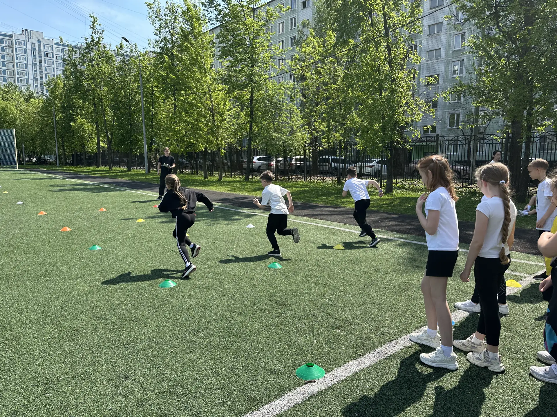 Пост-релиз  🏃 14 мая в рамках продолжающегося весеннего Фестиваля ГТО в нашей школе прошёл приём спо