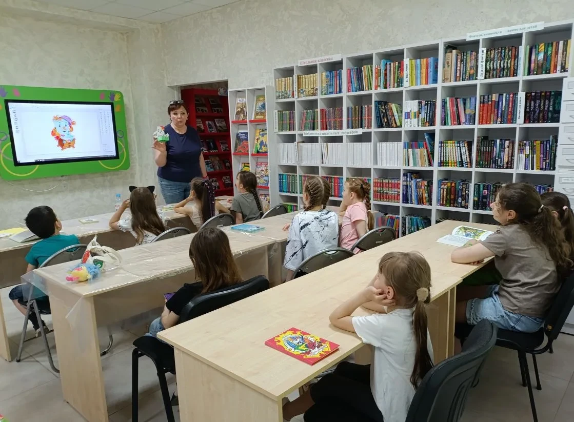 Сегодня в творческом центре "Волшебная мастерская" библиотеки-филиала №2, царила атмосф...