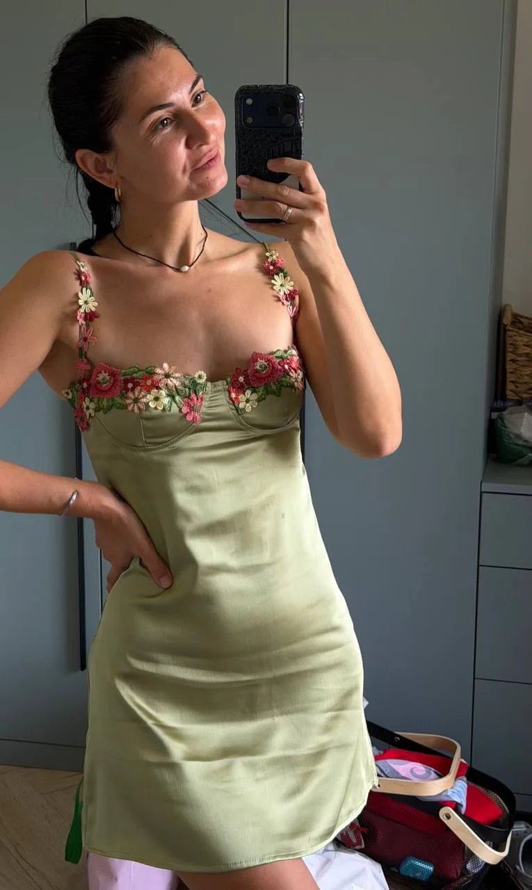 Платье которое собрало кучу комплиментов💚
Его цена вас приятно удивит😉
Ссылка