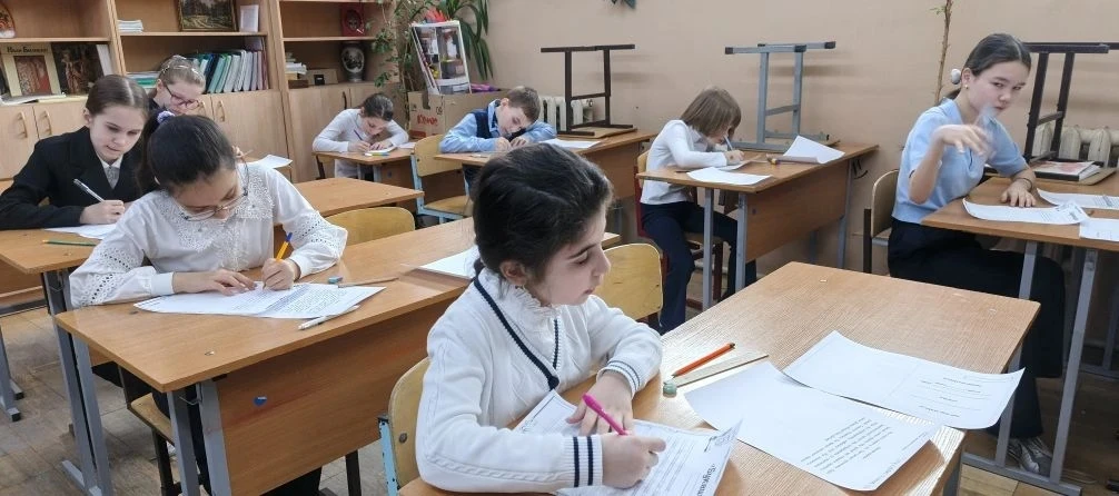 28 апреля в начальных классах нашей школы прошёл ежегодный конкурс по каллиграфии "Буквица". В конку