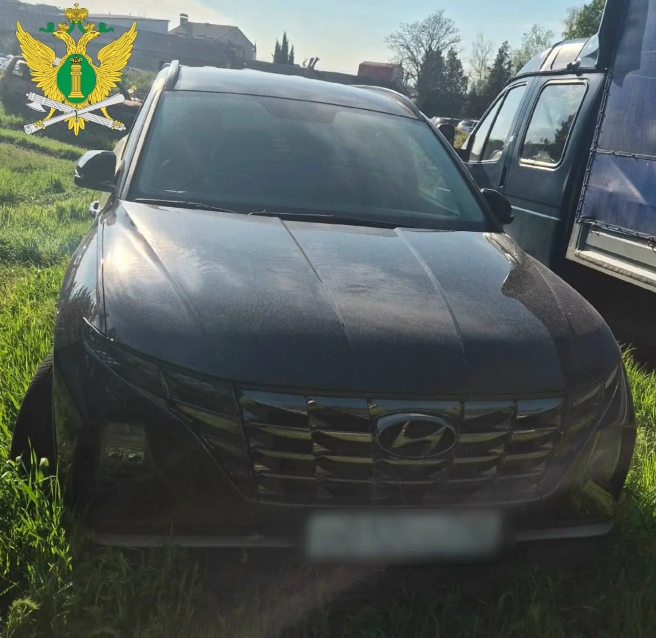 🚘У крымчанина-мошенника забрали машину и отправили её в зону СВО  В Симферополе судебные приставы пе