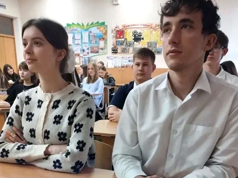 🕊️ О героях, которые среди нас  16 февраля в нашей школе прошёл особенный «Разговор о важном», приур