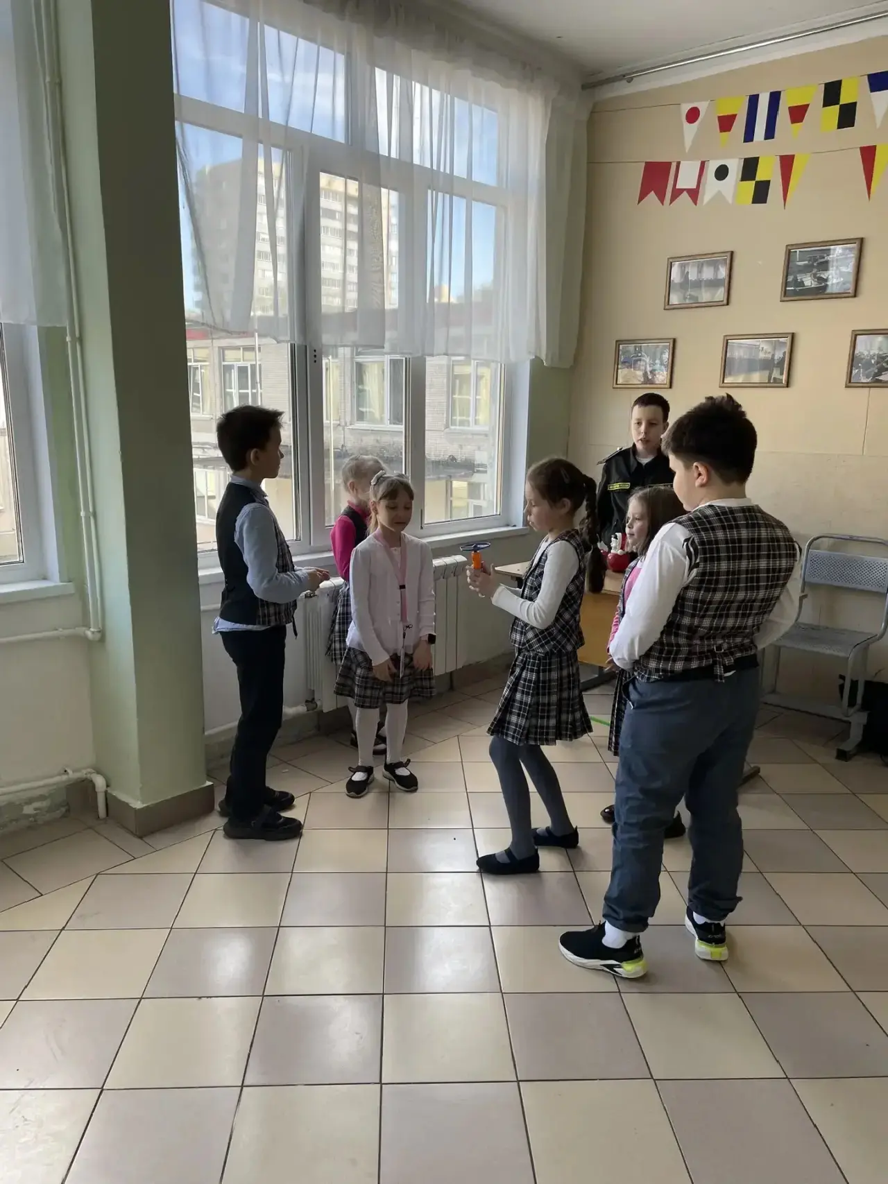 🎉 Дорогие друзья и родители! 🎉 Пятница-день в 1А классе стал настоящим праздником знаний и веселья! 