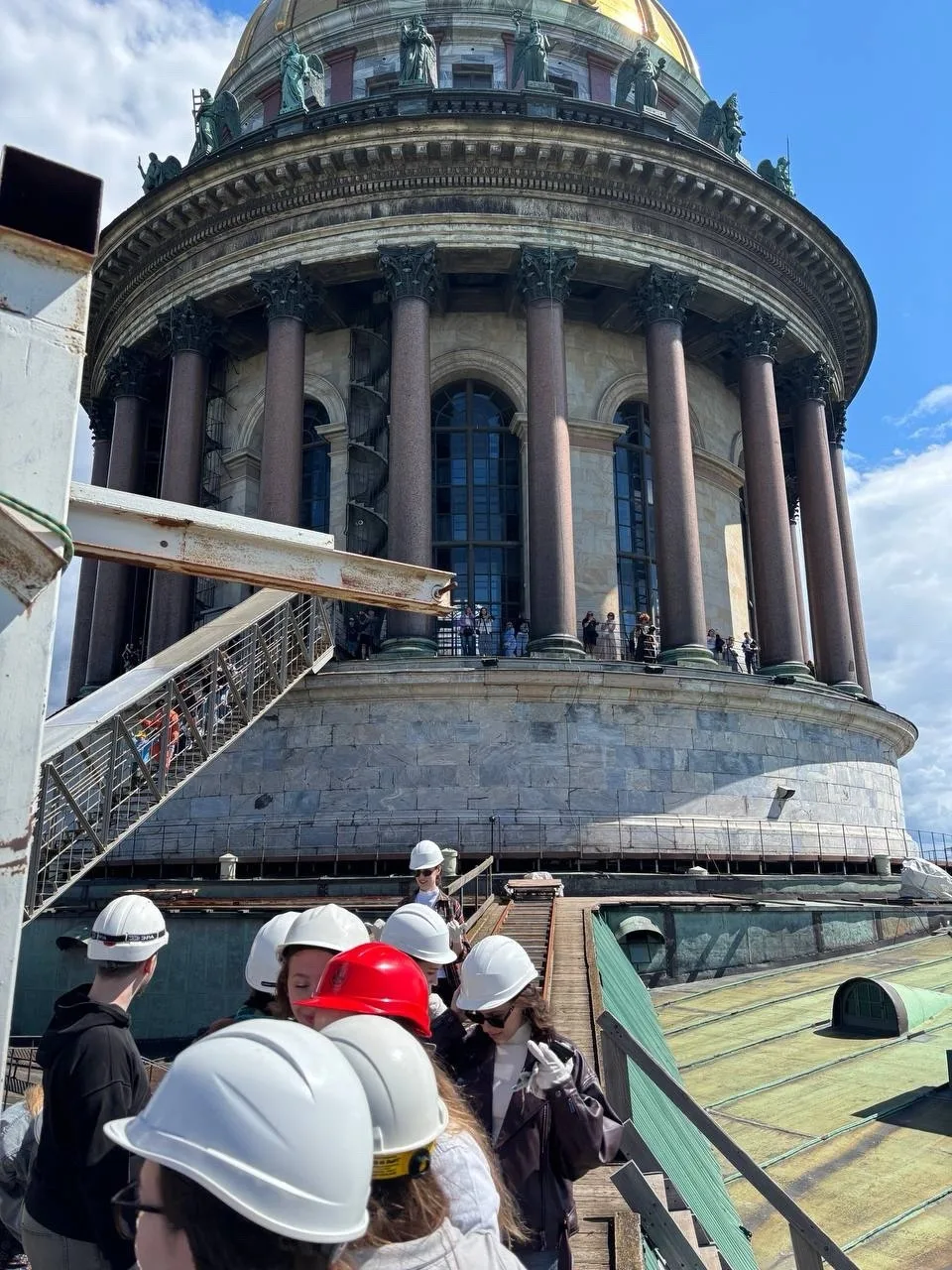 Продолжаем рассказывать про летнюю практику 🏛️

Студенты кафедры архитектурного и градостроительног