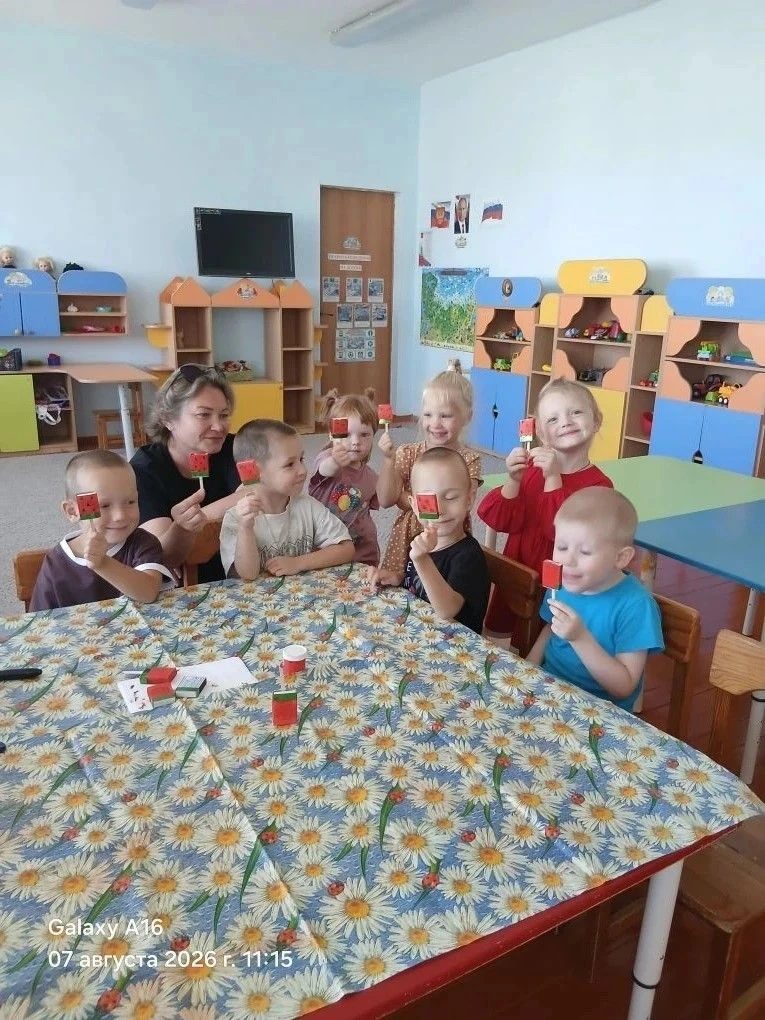 Сегодня на улице жара, а когда жарко, так хочется мороженого!