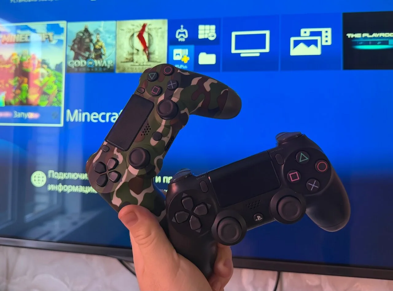 Продам Sony PlayStation 4 Slim 500 ГБ, б/у, Шахтёрск, 20 000 руб.