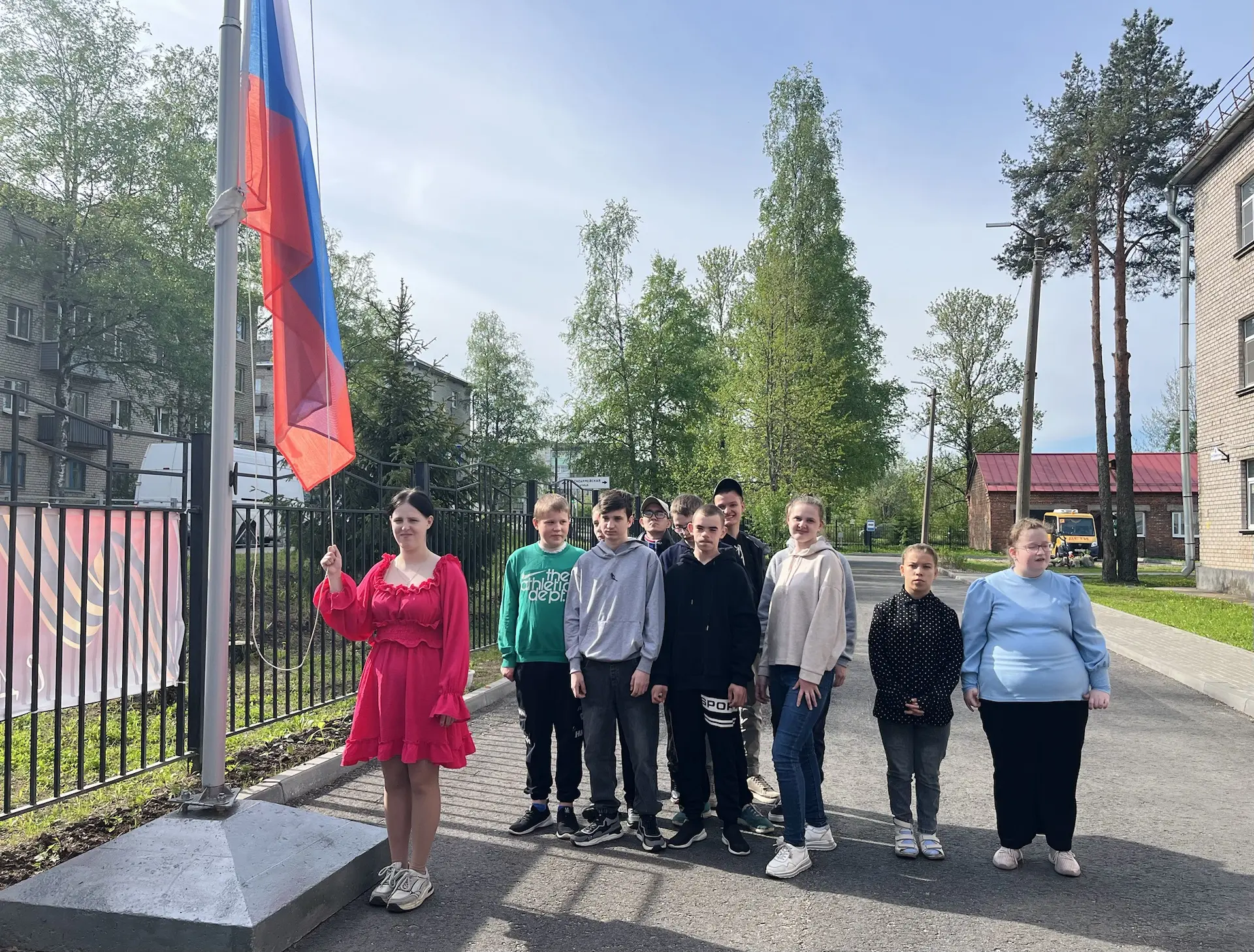 🇷🇺ПОДНЯТИЕ ГОСУДАРСТВЕННОГО ФЛАГА РОССИЙСКОЙ ФЕДЕРАЦИИ