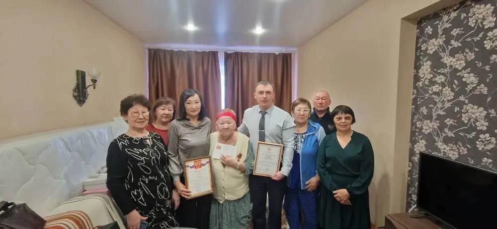 «От сердца к сердцу: история большой семьи»

95-летний юбилей отмечает труженик тыла и ветеран труда