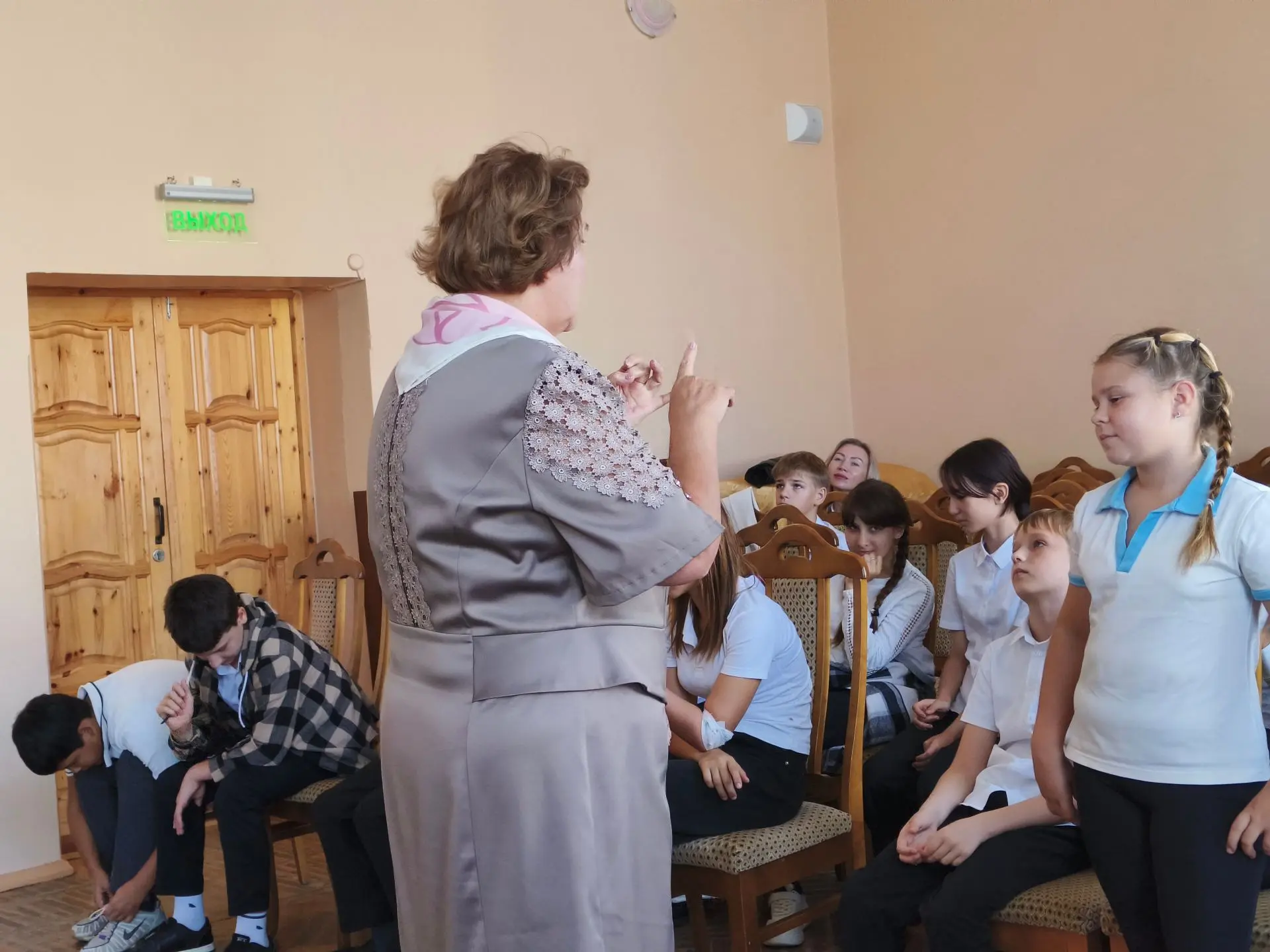 Сегодня в зале ДШИ № 4 состоялась встреча с учениками 6 класса школы № 1 г. Харабали в ...