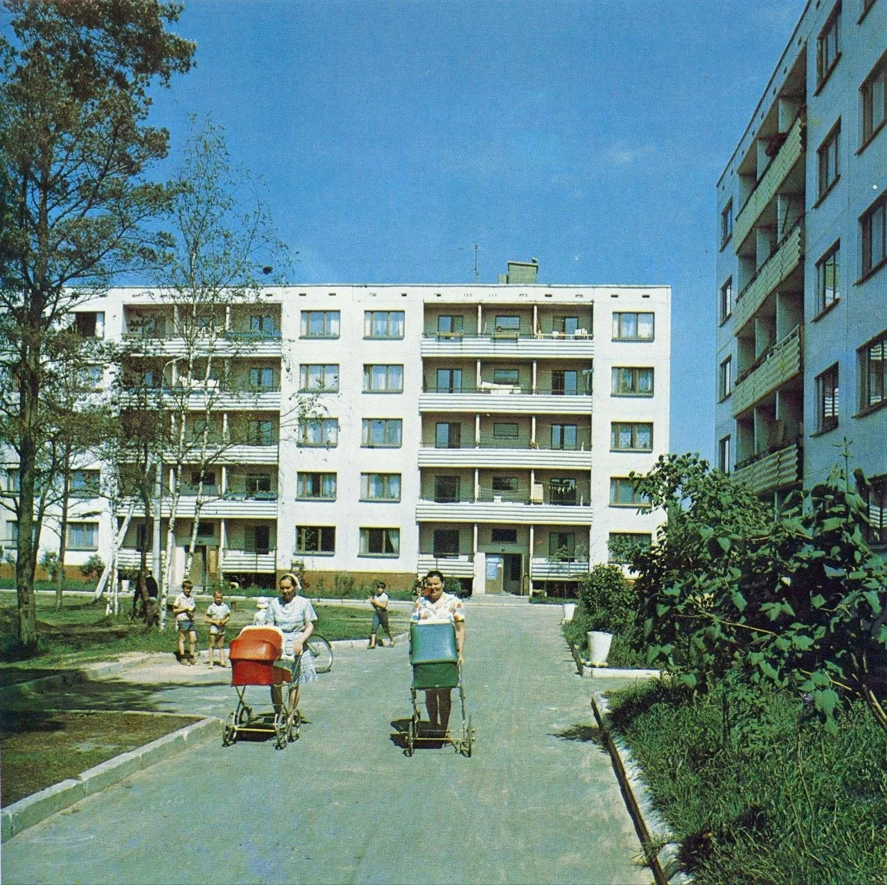 Самое важное

Псков, 1979 год. Спустя годы приходит осознание, что жили не так уж и плохо. И, вполне