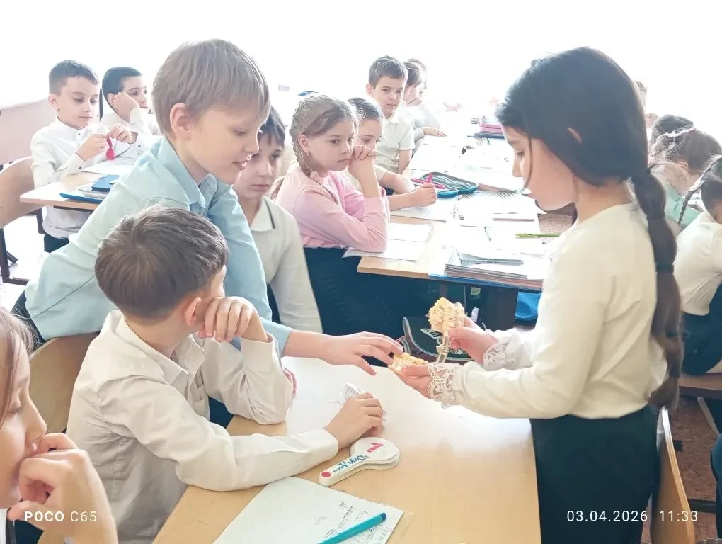 Уроки здоровья: 🫁 Дыхательная система человека Медсестра школы провела увлекательный урок для учащих