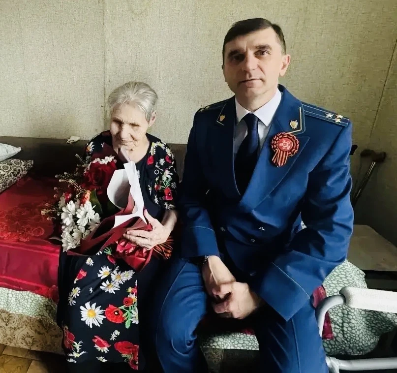 🎗Накануне главного праздника страны - Дня Победы работники прокуратуры Сургутского района посетили т