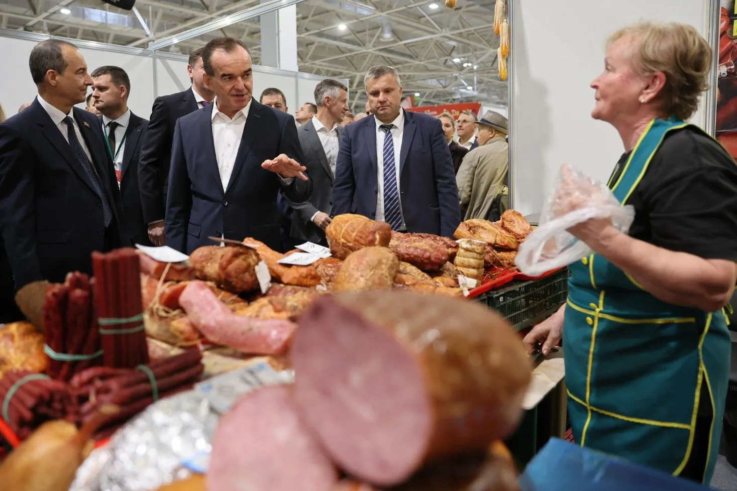 Вениамин Кондратьев посетил «Кубанскую ярмарку – 2026»