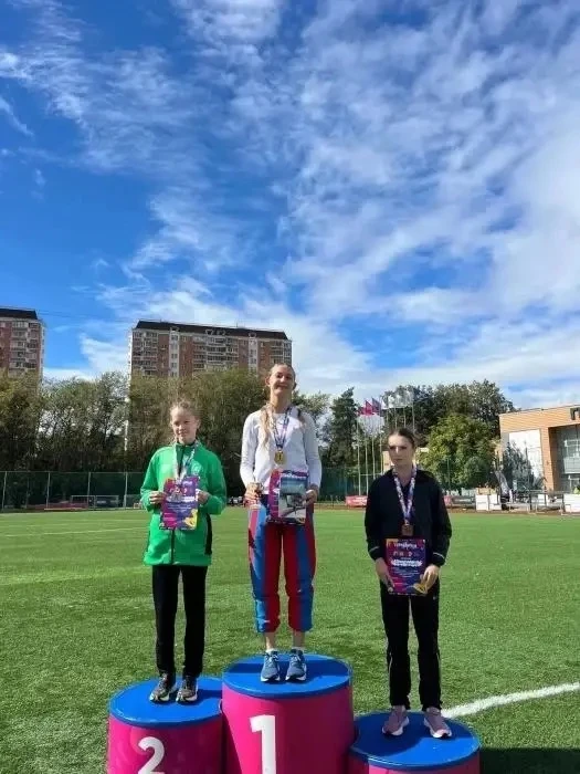Четыре золотые медали привезли великолучанки из Москвы.