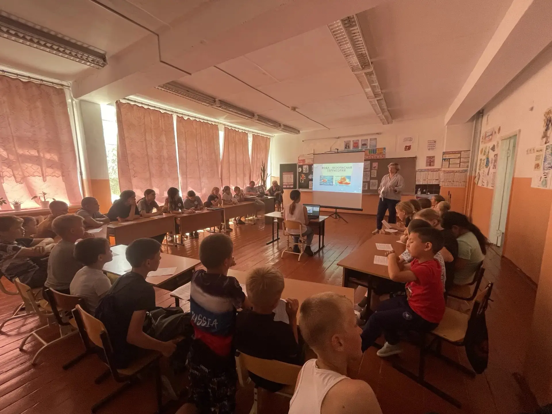 Вода — безопасная территория! 🌊☀️

В преддверии окончания смены в ЛДП «Летний калейдоскоп» мы прове